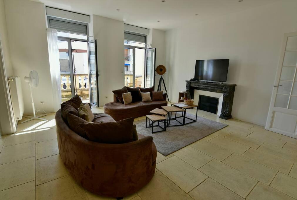 Grand Appartement De Haut Standing En Centre-Ville Монлюсон Экстерьер фото