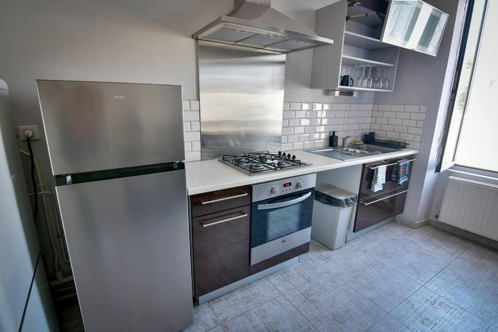 Grand Appartement De Haut Standing En Centre-Ville Монлюсон Экстерьер фото