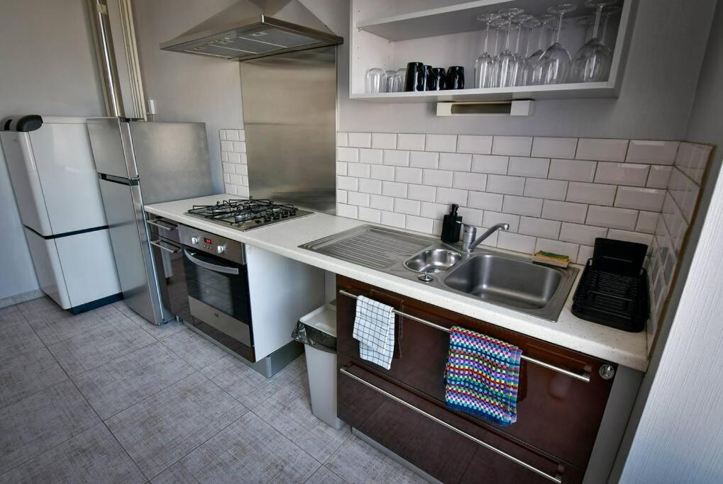 Grand Appartement De Haut Standing En Centre-Ville Монлюсон Экстерьер фото